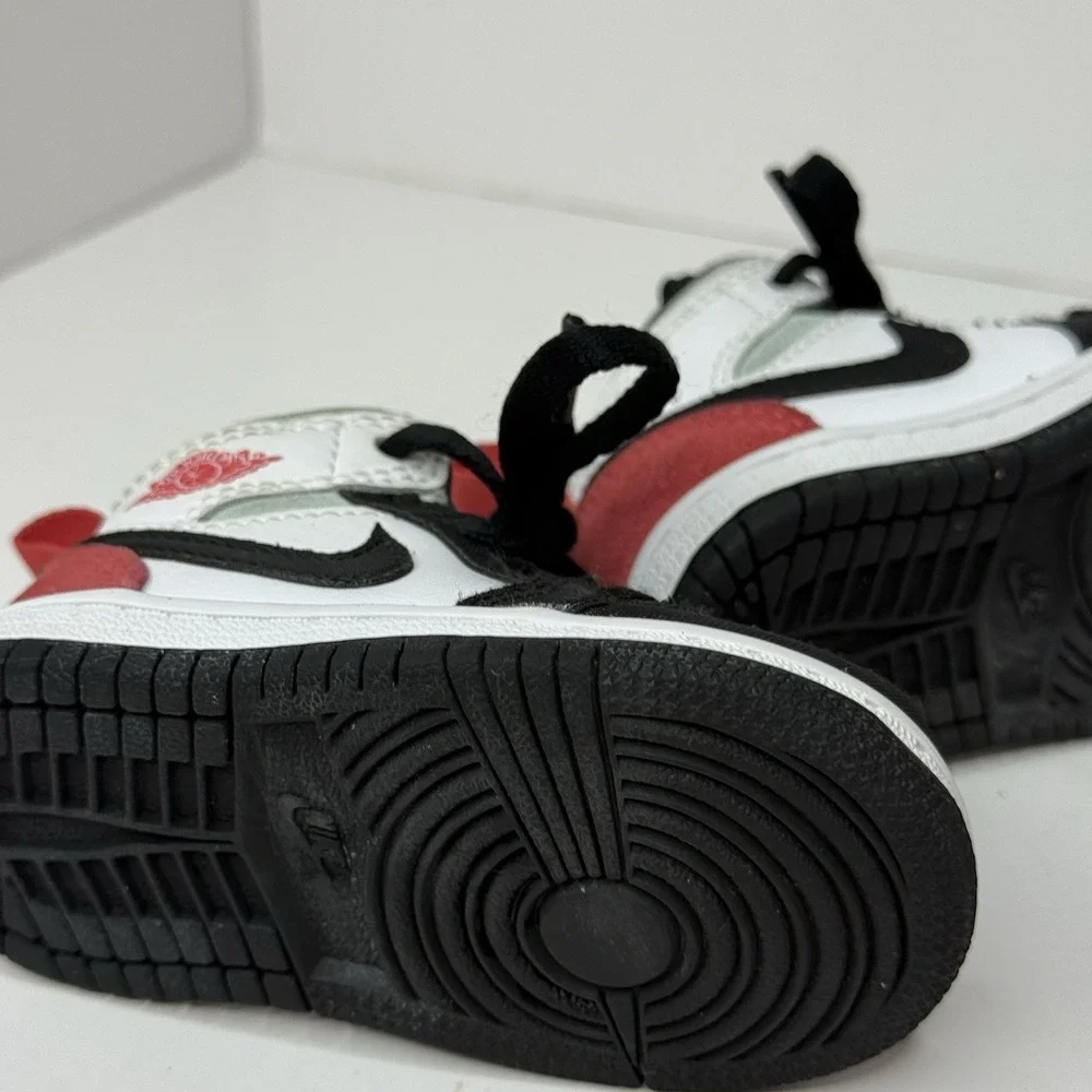 Jordan Unisex Baby/Toddler Mid Top Sneakers US 4C White/Black/Red BQ6933-100